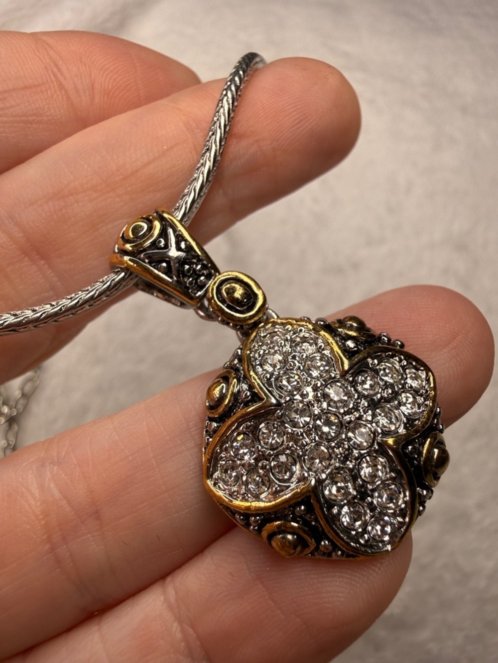 Swarovski 3ct silver and gold pendant with necklace - Picture 4 of 5